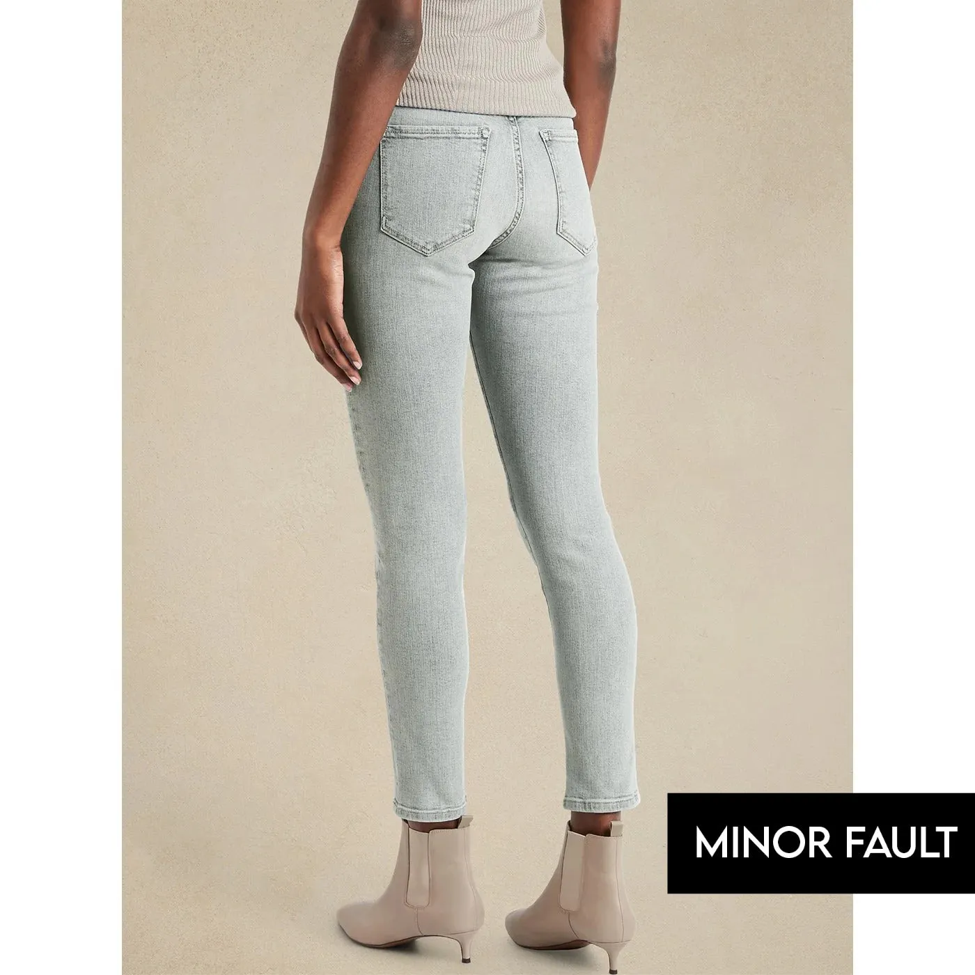 (Minor Fault) Light Wash Slim Jeans