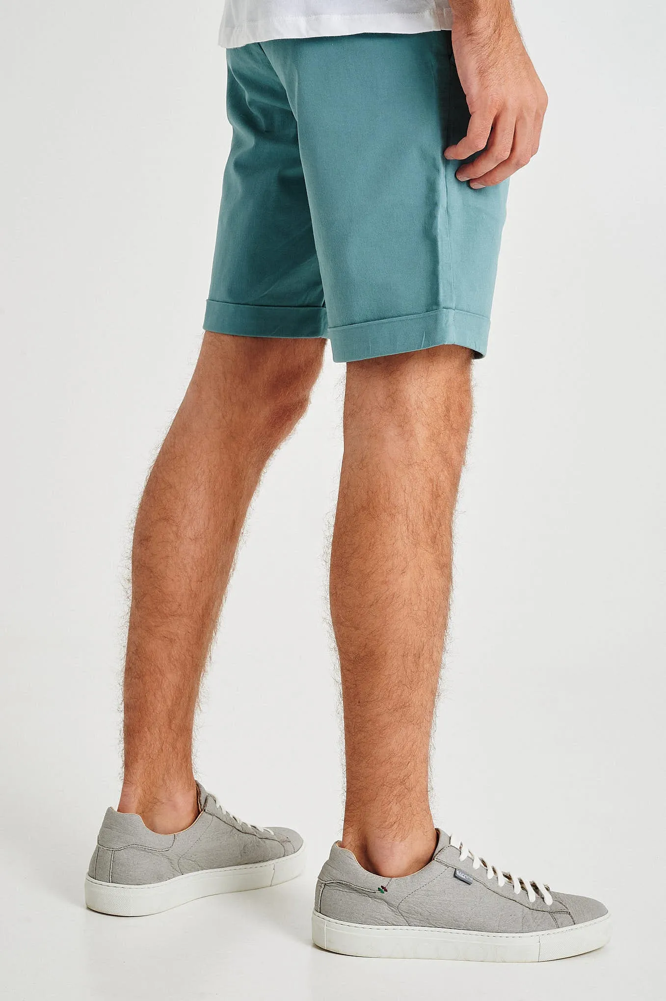 Plain basic with organic cotton bermuda shorts