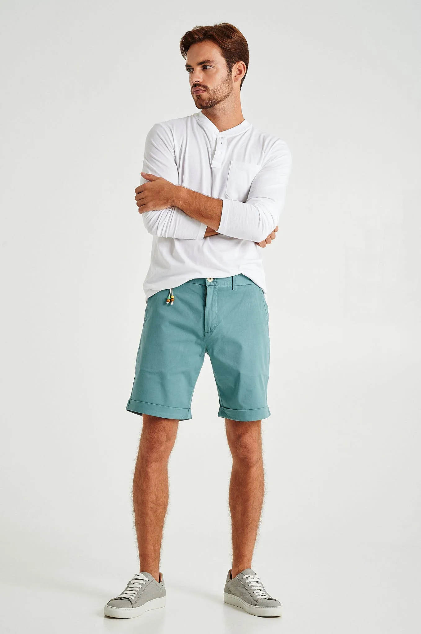 Plain basic with organic cotton bermuda shorts